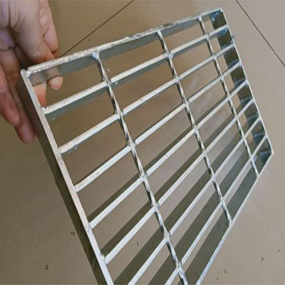 鋼格板在電廠平臺(tái)上起著主要的作用，為啥這么說呢？